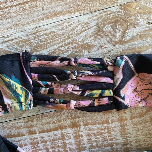 🌸👙 O’Neill bikini bottom 👙🌸 - Picture 9 of 13